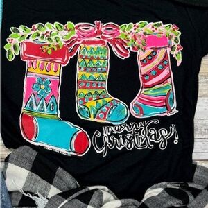 Adorable stocking T-shirt bright colors. Excellent quality Vnext short sleeve